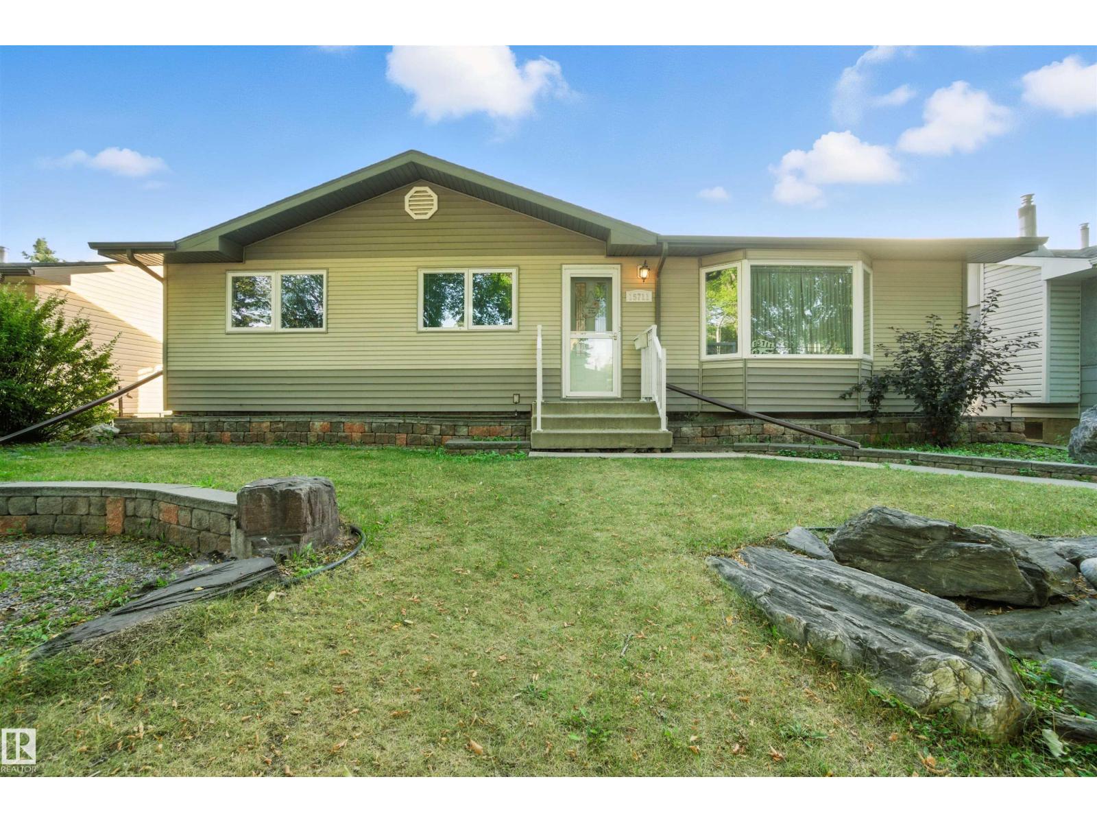 89 Av Nw Unit 15711, Edmonton, AB T5R 4R4
