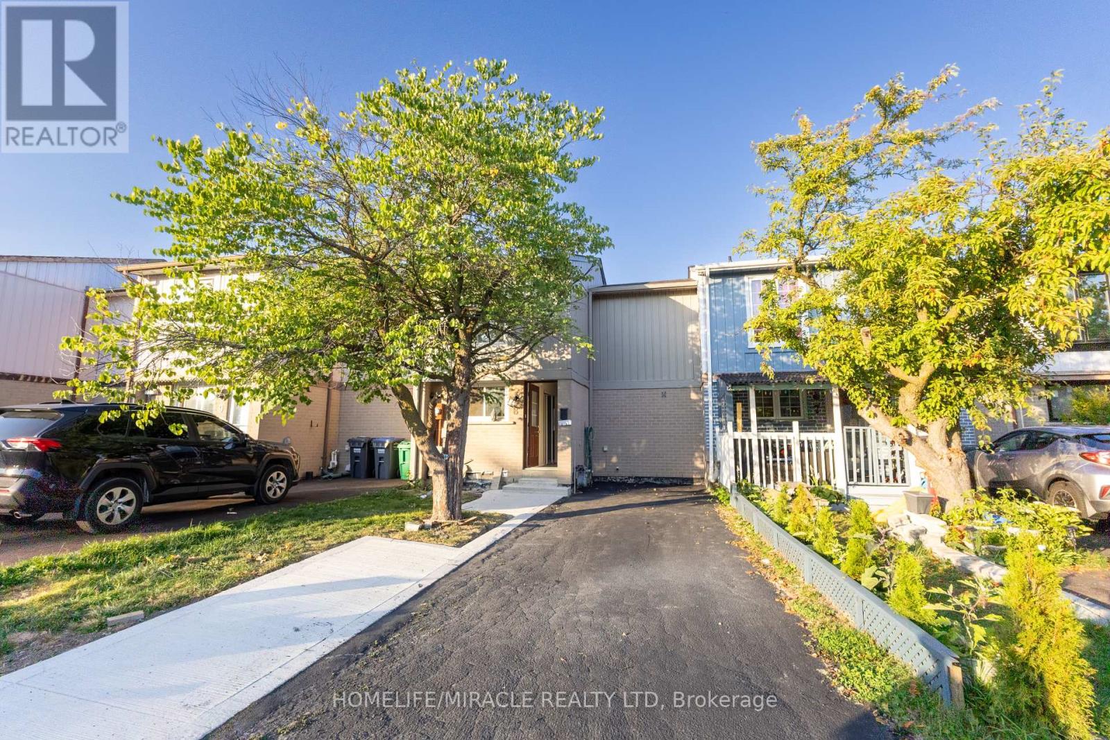 8 Grand Valley Dr, Brampton, ON L6S 2L1
