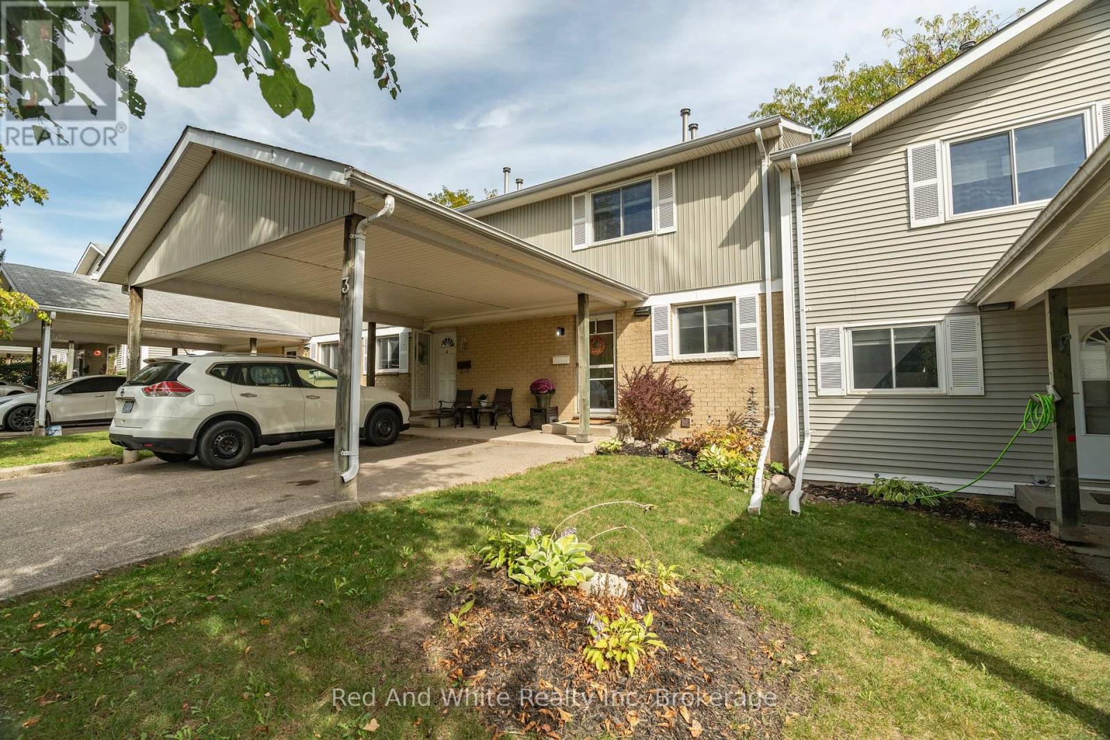 3 255 Northlake Dr, Waterloo, ON N2V 1Z2