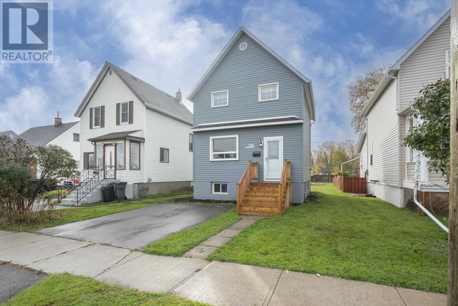 226 Brock St E, Thunder Bay, ON P7E 4H4