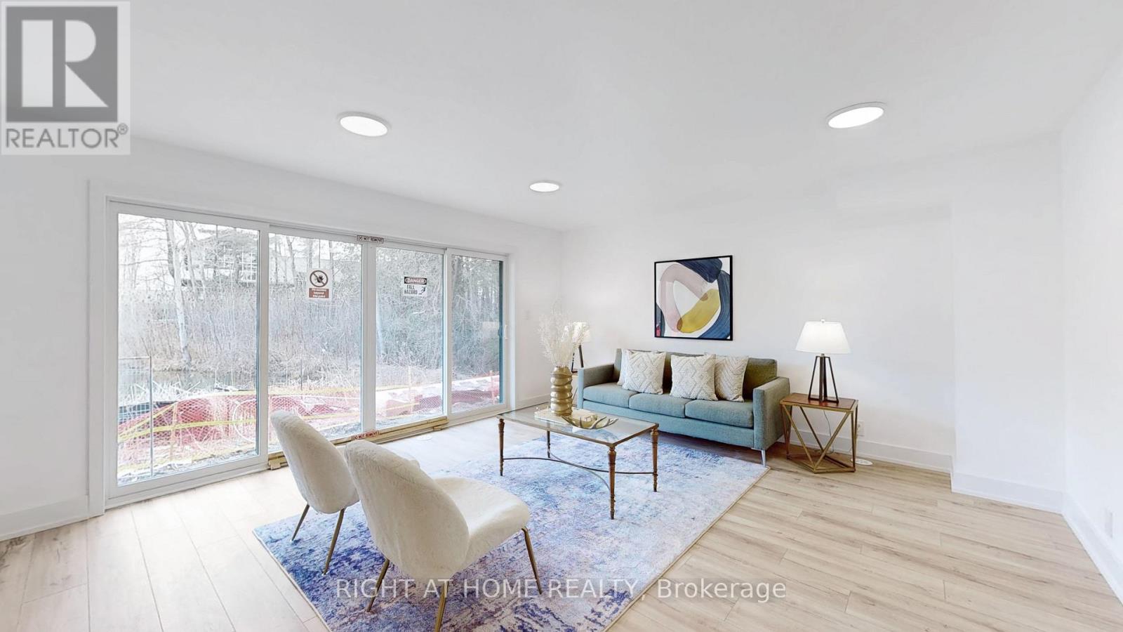 21 Chestnut Ct, Aurora, ON L4G 4A4