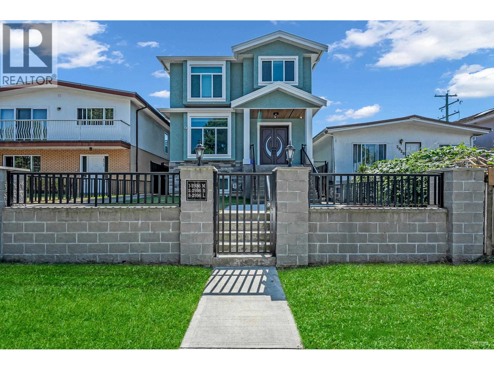 2936 E 2nd Ave, Vancouver, BC V5M 1E5