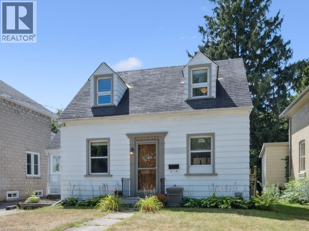 200 Hewat St, Cambridge, ON N3H 4H1