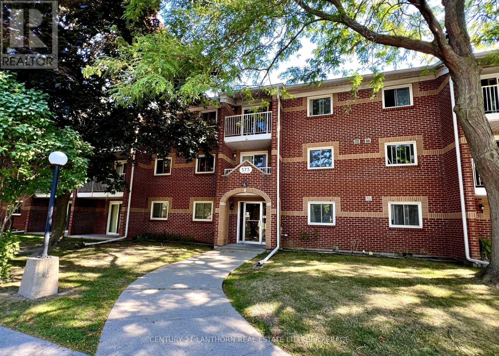 317 573 Armstrong Rd, Kingston, ON K7M 8J8