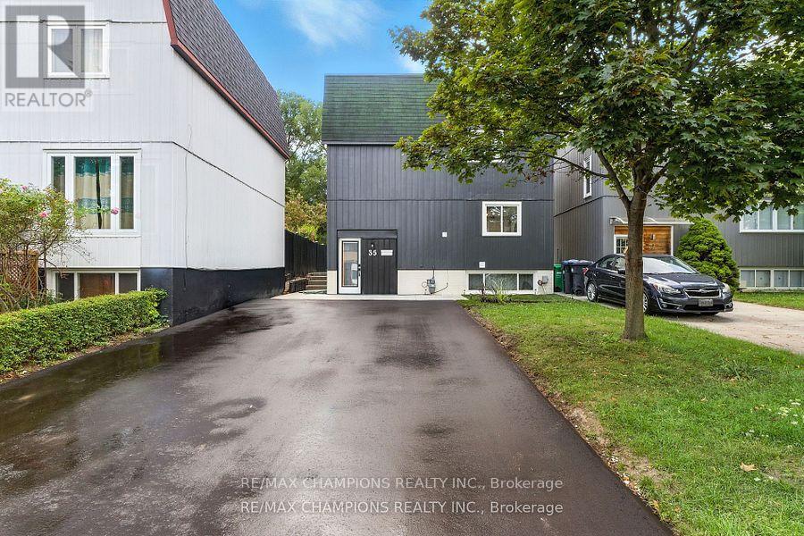 35 Hercules Ct, Brampton, ON L6S 1X6
