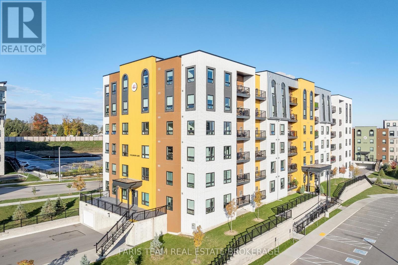 102 8 Culinary Ln, Barrie, ON L9J 0C2