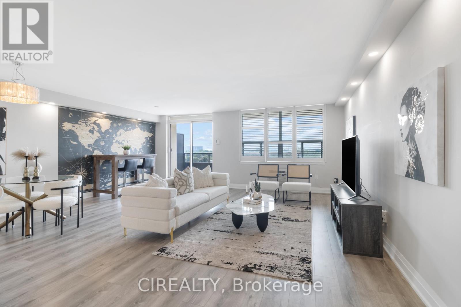 709 511 The West Mall, Toronto, ON M9C 1G5