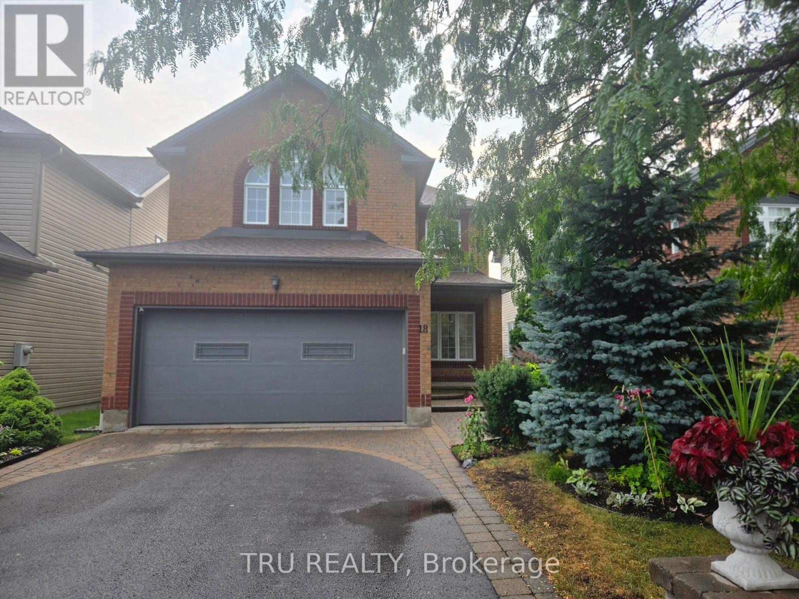 18 Gannet St W, Ottawa, ON K1K 4T7