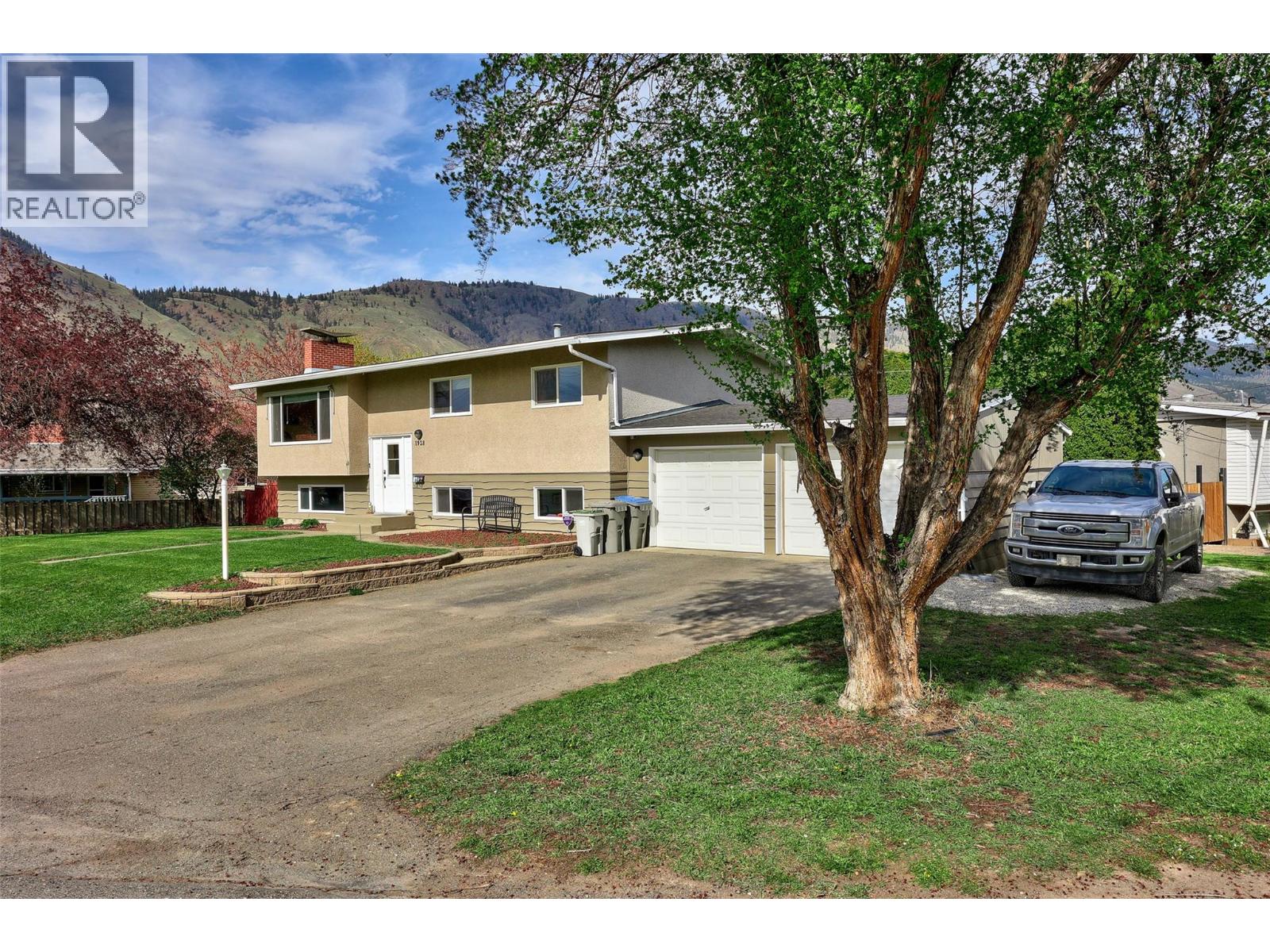 1928 Cardinal Dr, Kamloops, BC V2C 4H4