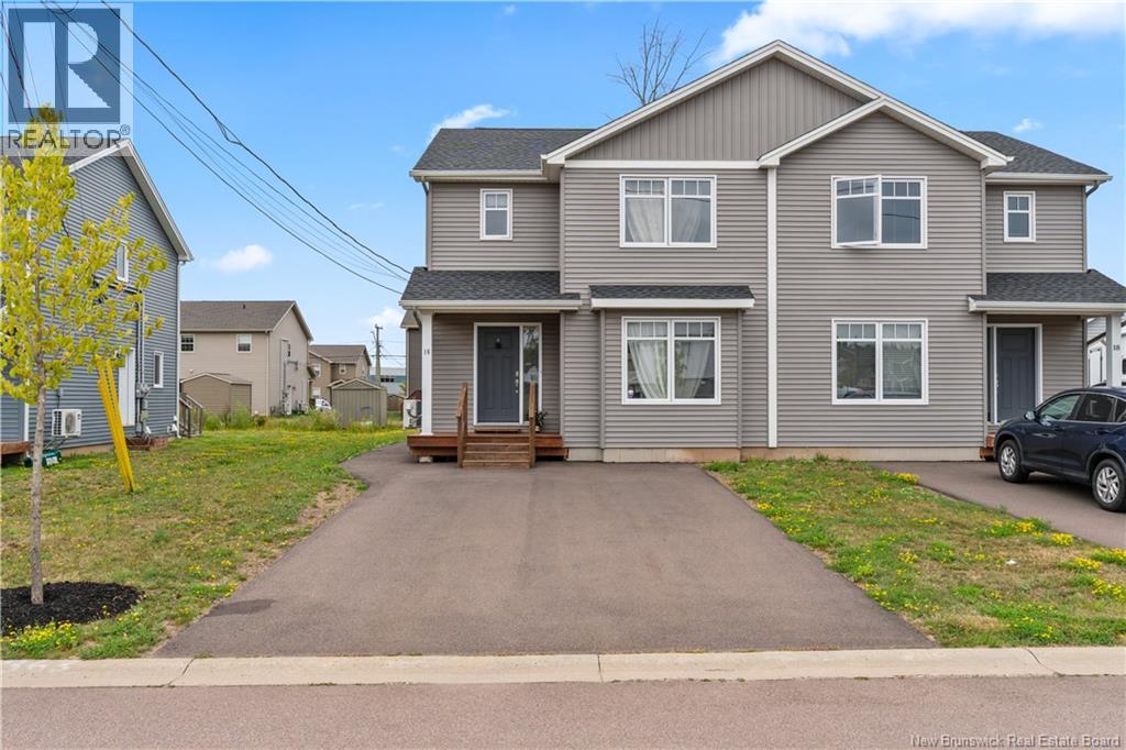 16 Brooklyn, Moncton, NB E1A 7E8