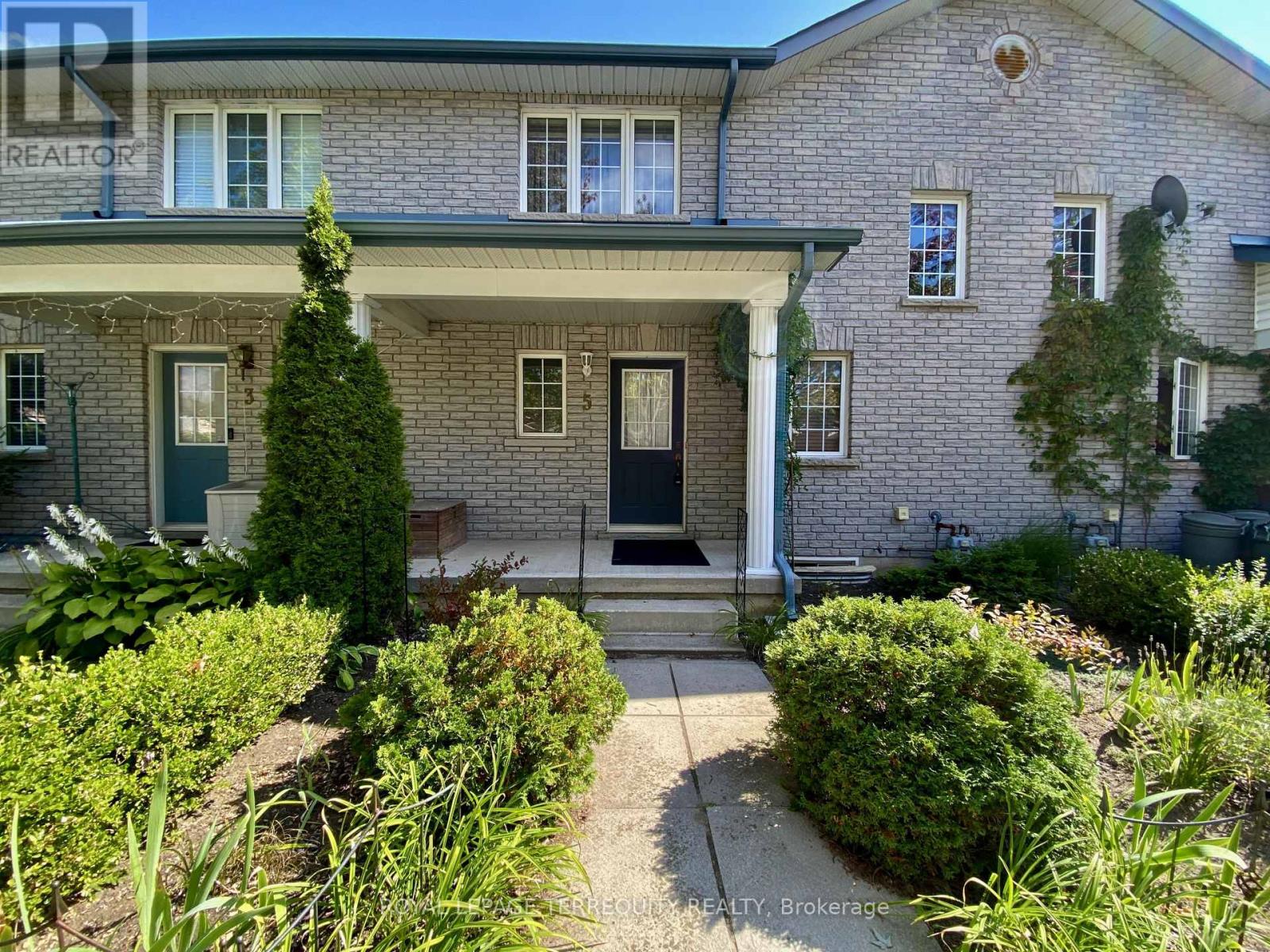 5 Silver Maple Cres, Barrie, ON L4N 0Y4