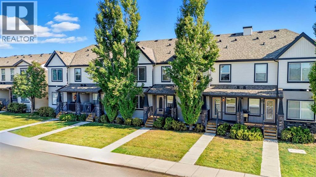 7 Copperpond Lndg SE, Calgary, AB T2Z 1G6