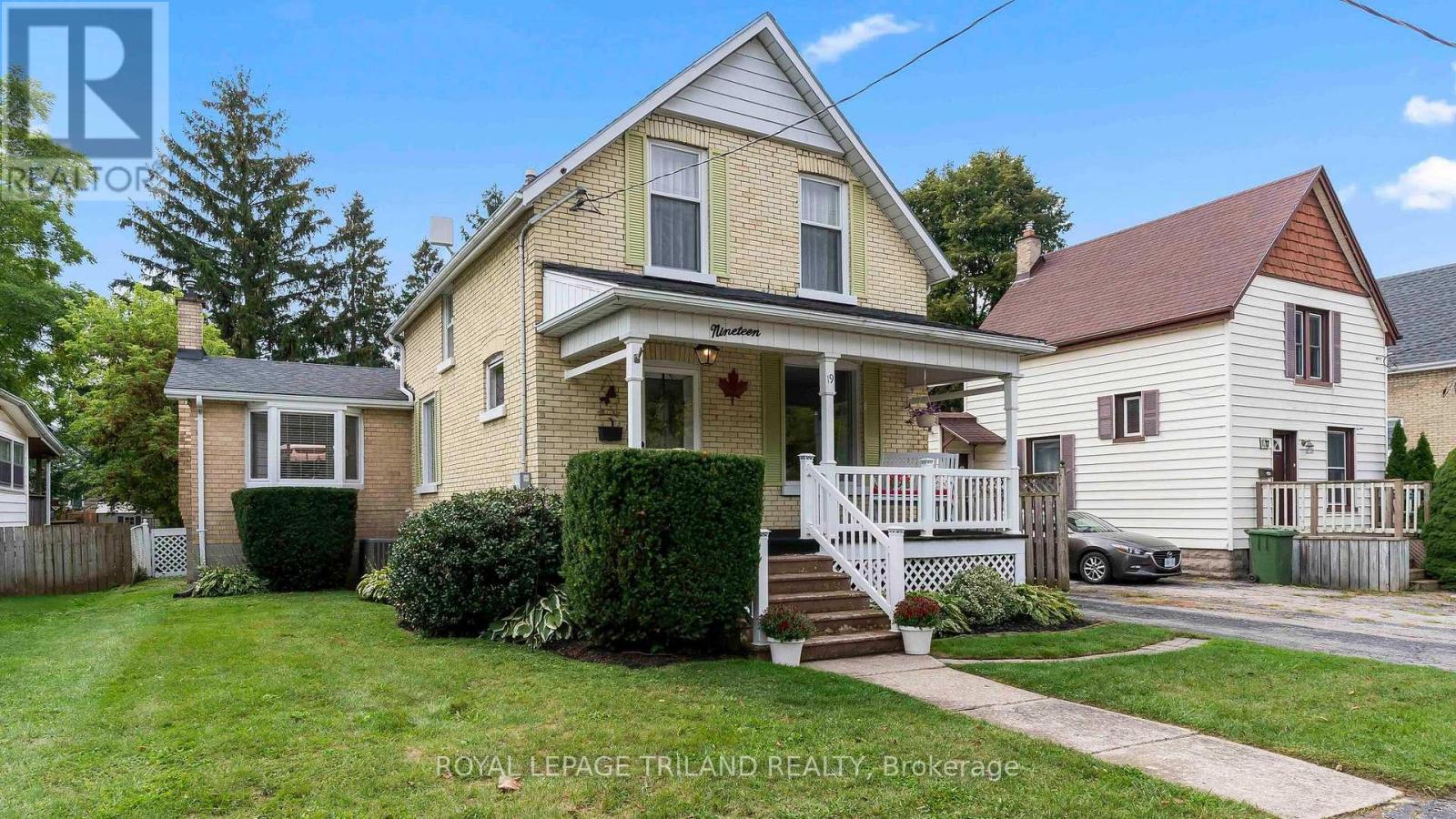19 Cedar St, St. Thomas, ON N5R 1M4