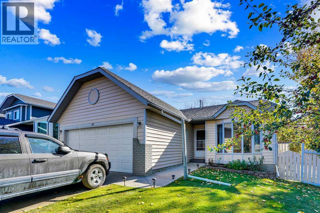 47 Shannon Dr SW, Calgary, AB T2Y 2A6
