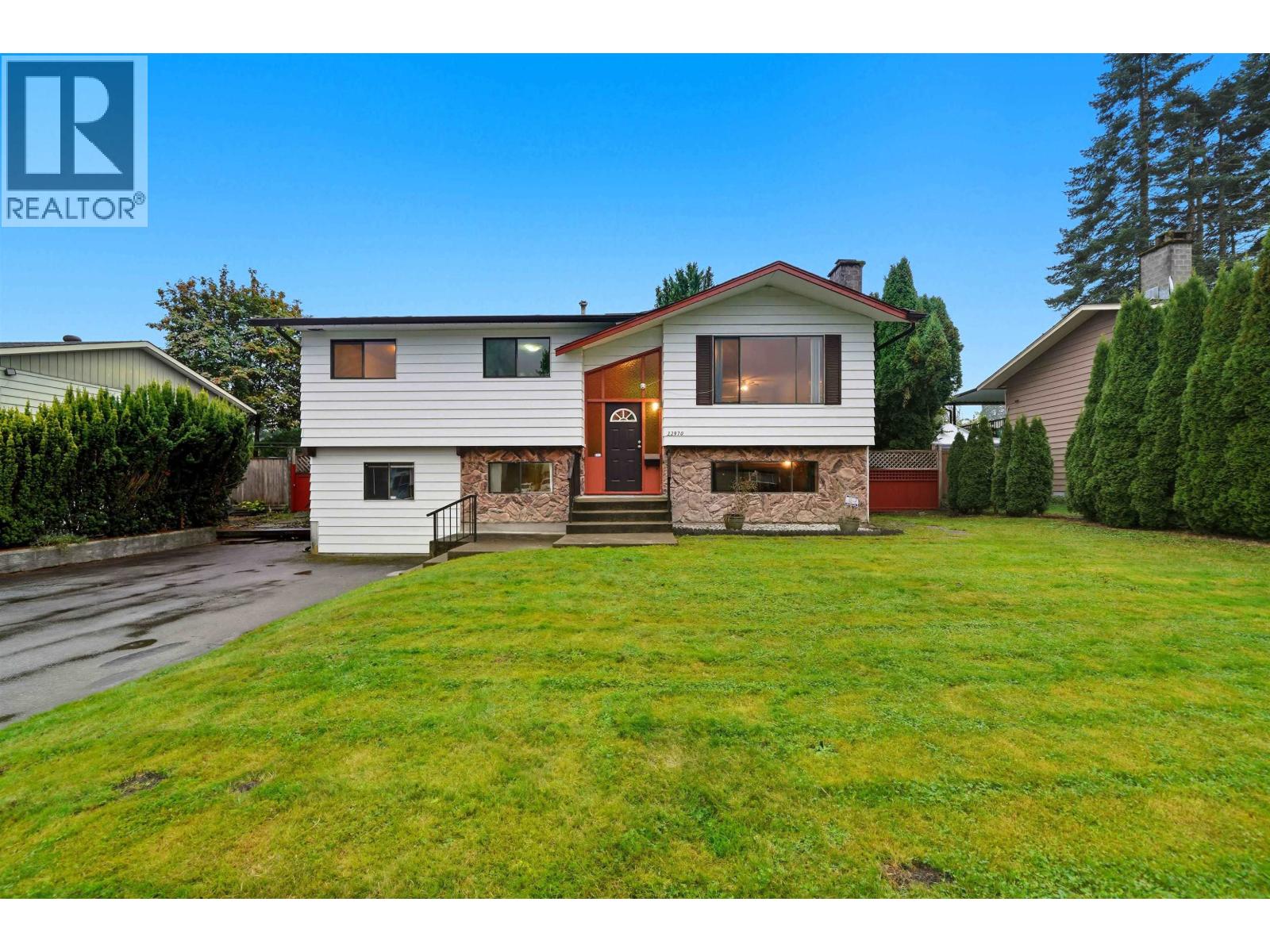 22970 Storey Ave, Maple Ridge, BC V2X 3W1