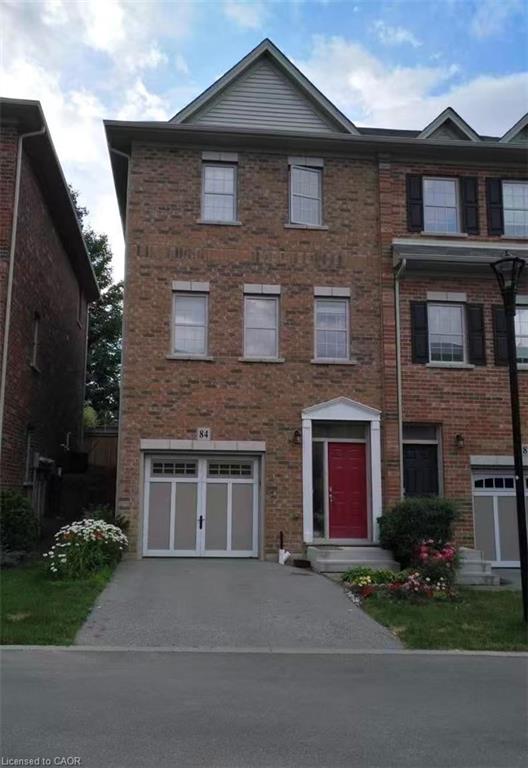 84 Robert Peel Rd, Kitchener, ON N2H 0B6