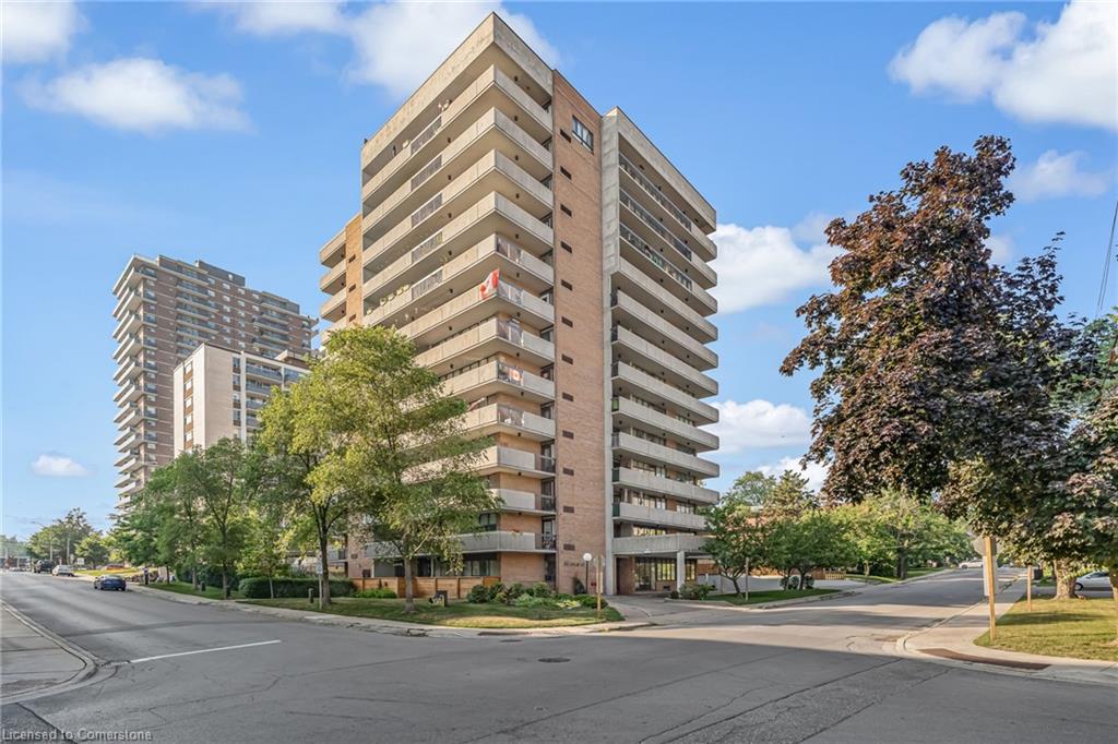 66 High Street E Unit 904, Mississauga, ON L5G 1K2