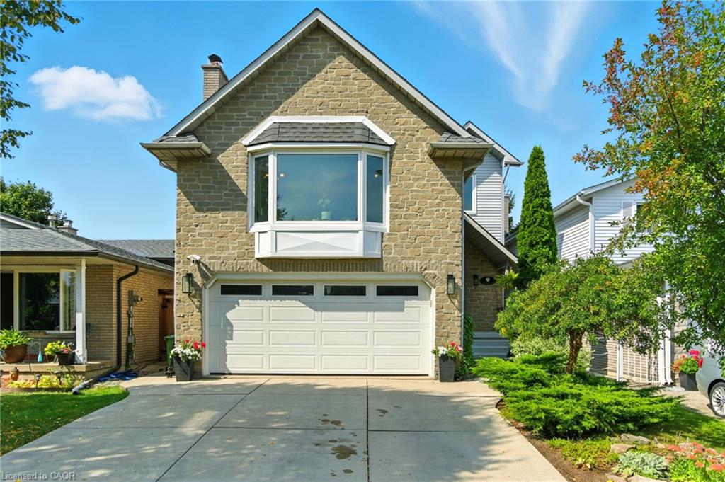 10 Millpond Pl, Hamilton, ON L8W 2W7