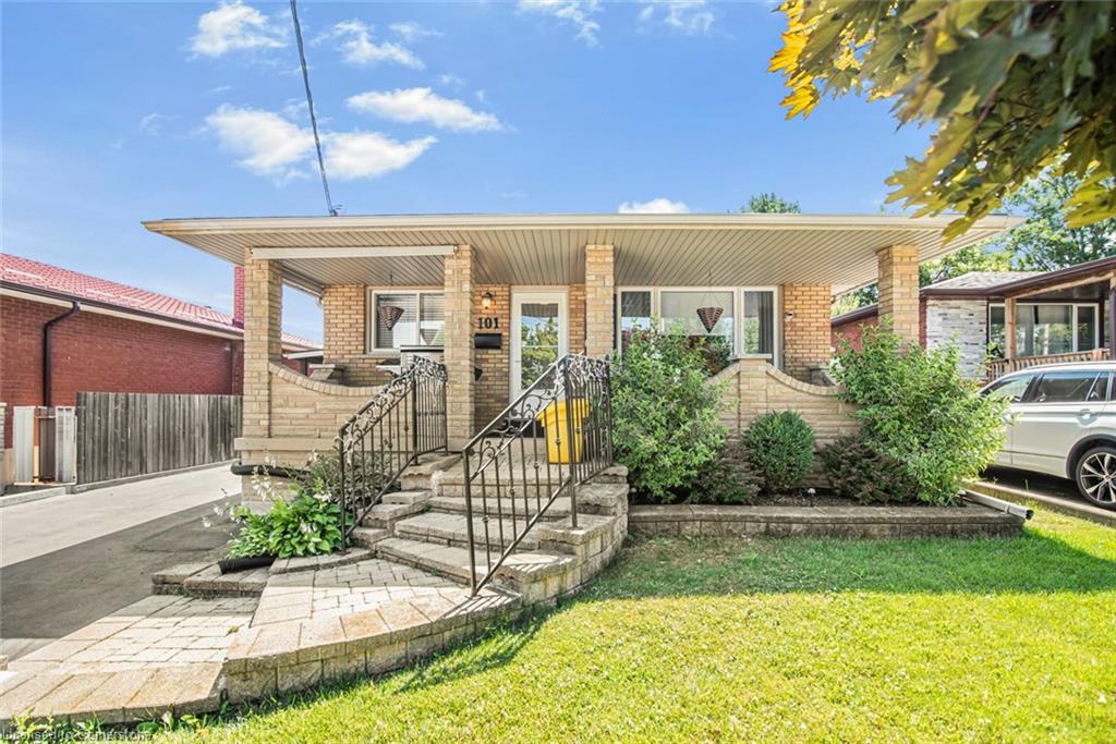 101 Victor Blvd, Hamilton, ON L9A 2V3