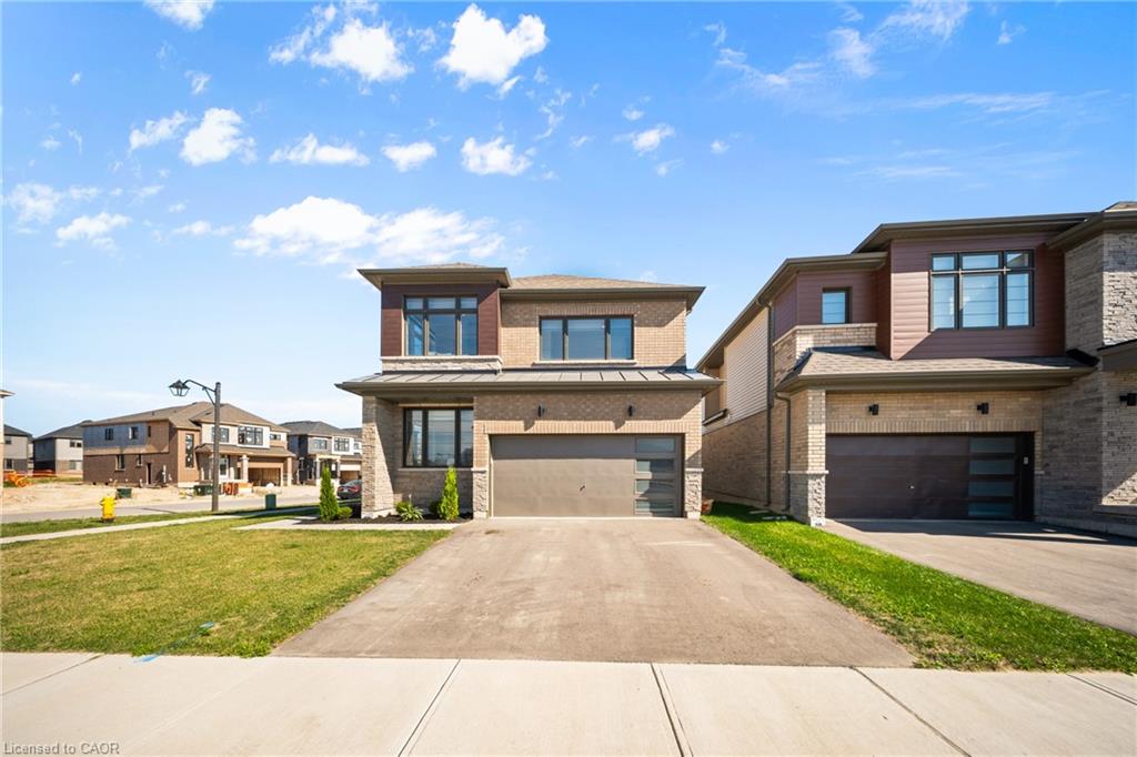 1 Bee Cres, Brantford, ON N3T 0V7