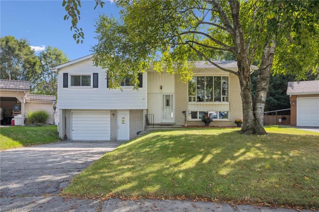 32 Lambert Pl, Kitchener, ON N2A 1N1