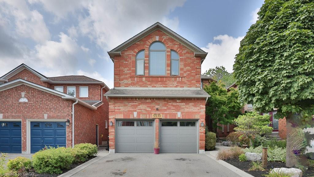 5570 Mcfarren Blvd, Mississauga, ON L5M 5X8