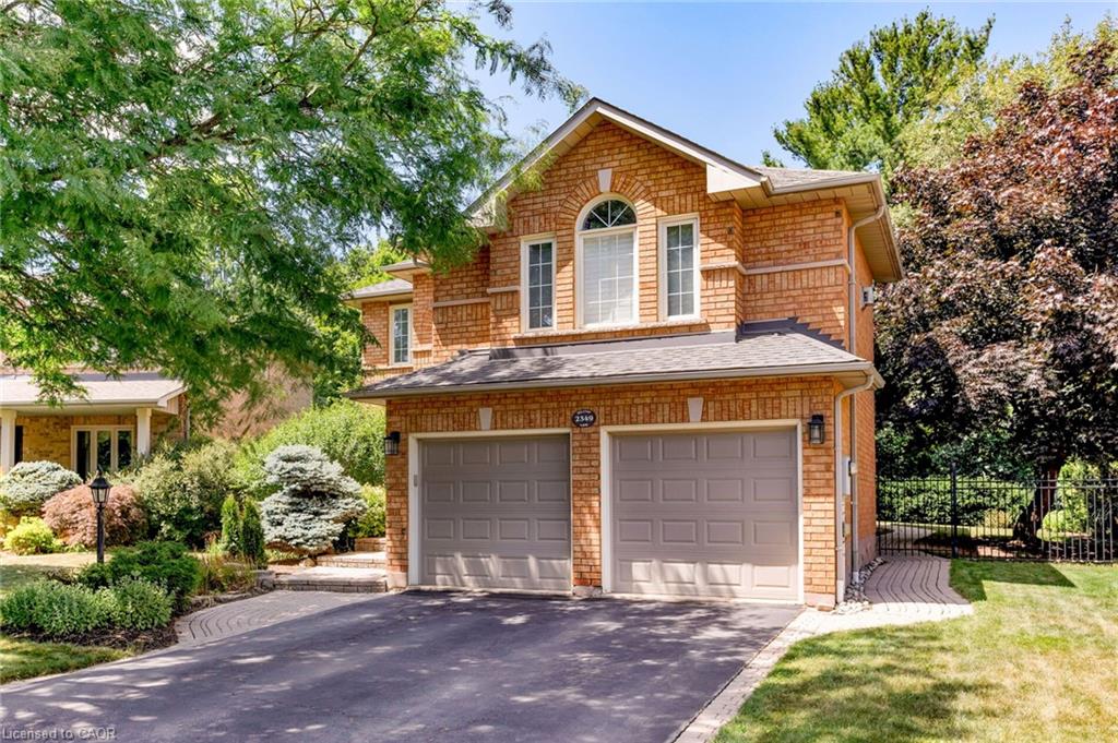 2349 Hilltop Ln, Oakville, ON L6M 3M9