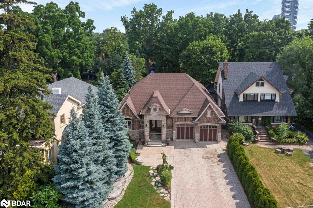 46 Scott St, Brampton, ON L6S 1S2