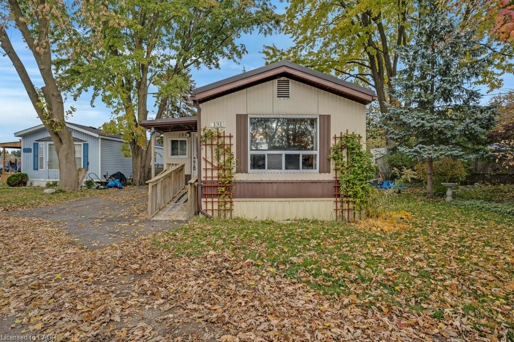 131 Scott St, Waterloo, ON N2J 4G8