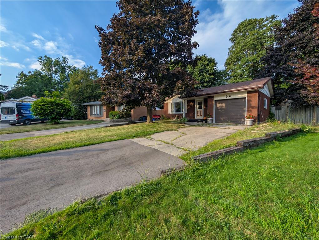 36 Arrowhead Pl, Kitchener, ON N2P 1C3