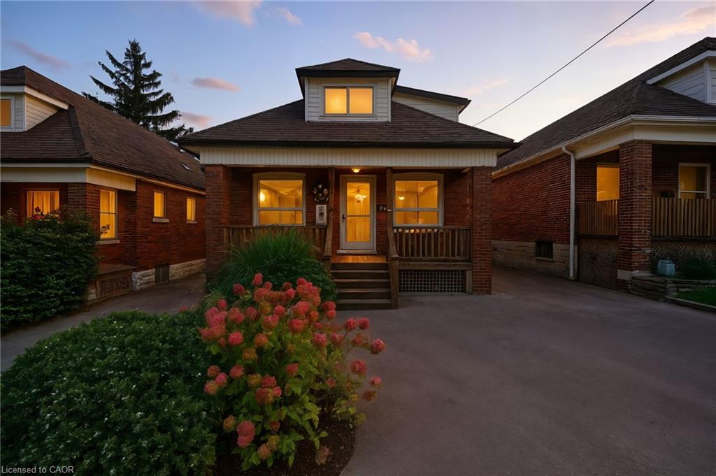 313 Graham Ave S, Hamilton, ON L8K 2M7