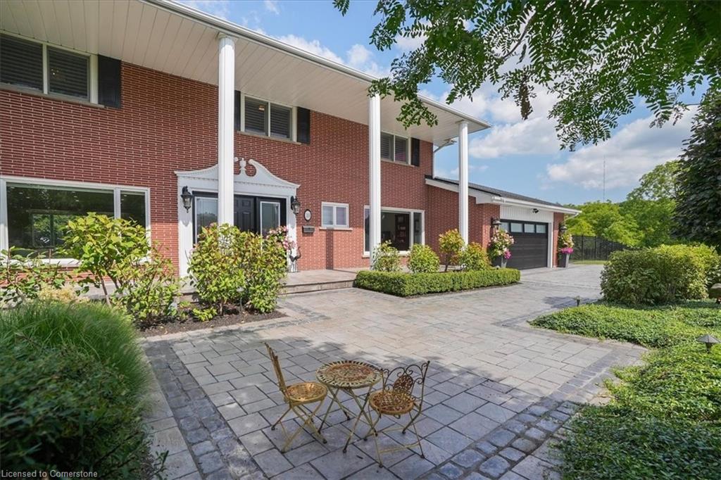 10 Azalea Ct, Stoney Creek, ON L8J 1K4