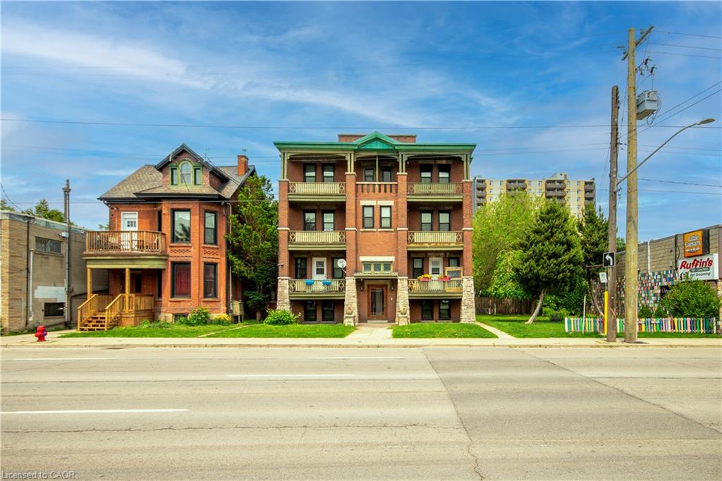 547-549 Main St E, Hamilton, ON L8M 1H9