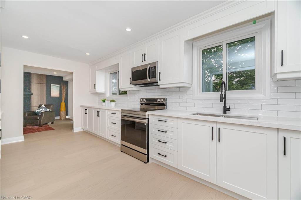 2392 Arnold Cres, Burlington, ON L7P 4G3