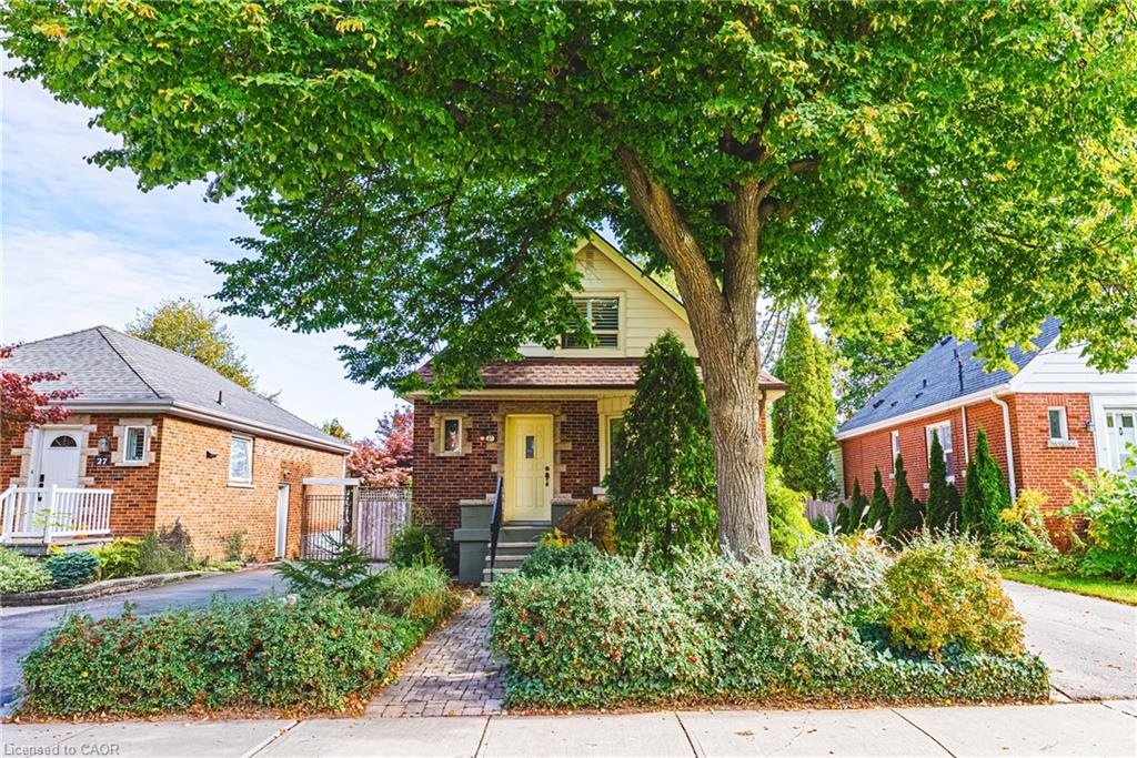 31 Buchanan St, Hamilton, ON L9A 2V7