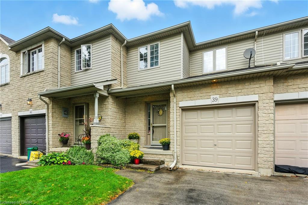 39 Foxborough Dr, Hamilton, ON L9G 4Y9
