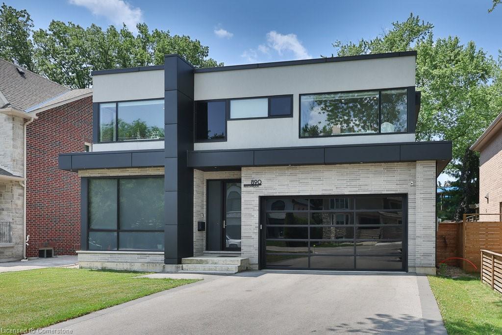 890 Beechwood Ave, Mississauga, ON L5G 4E2