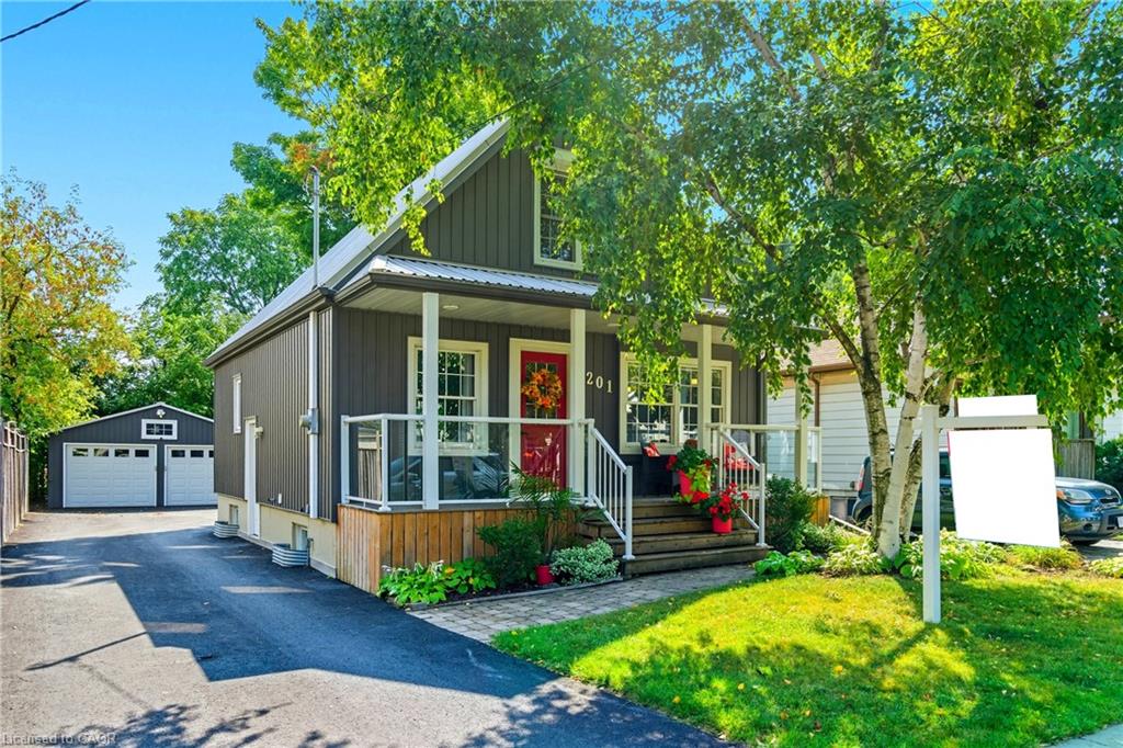 201 E 28th St, Hamilton, ON L8V 3H9
