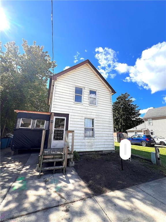 17 Able Ave, Brantford, ON N3S 2Y4