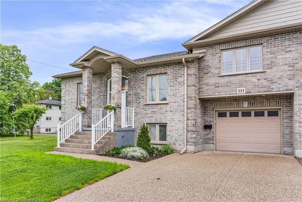 111 Schweitzer St, Kitchener, ON N2K 1C1