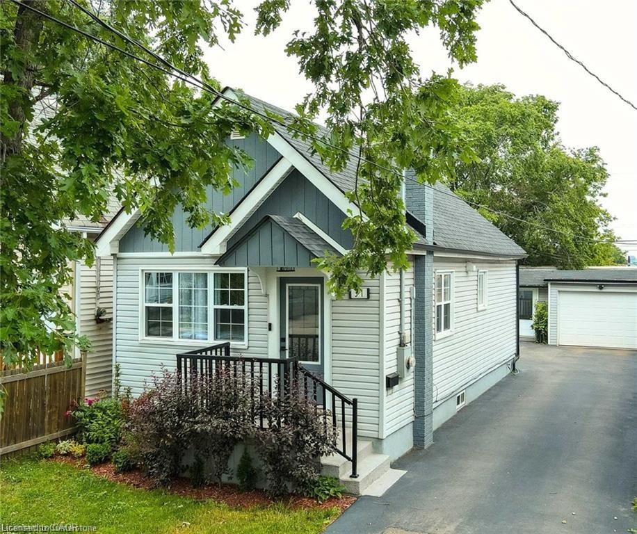 31 Newlands Ave, Hamilton, ON L8H 2T4