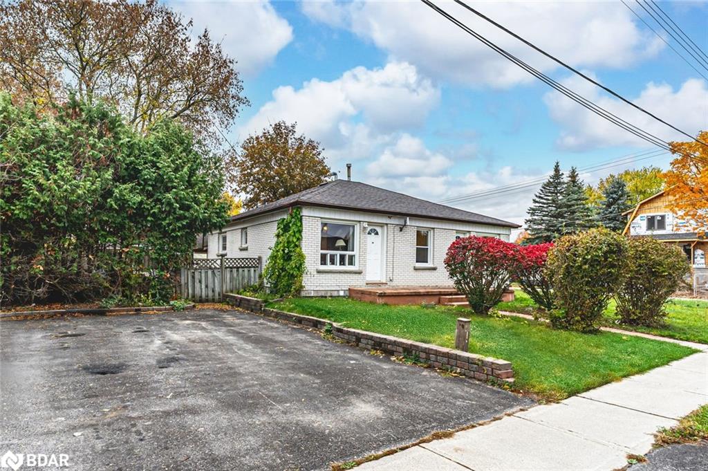 3436 Centre St, Essa, ON L0M 1B0