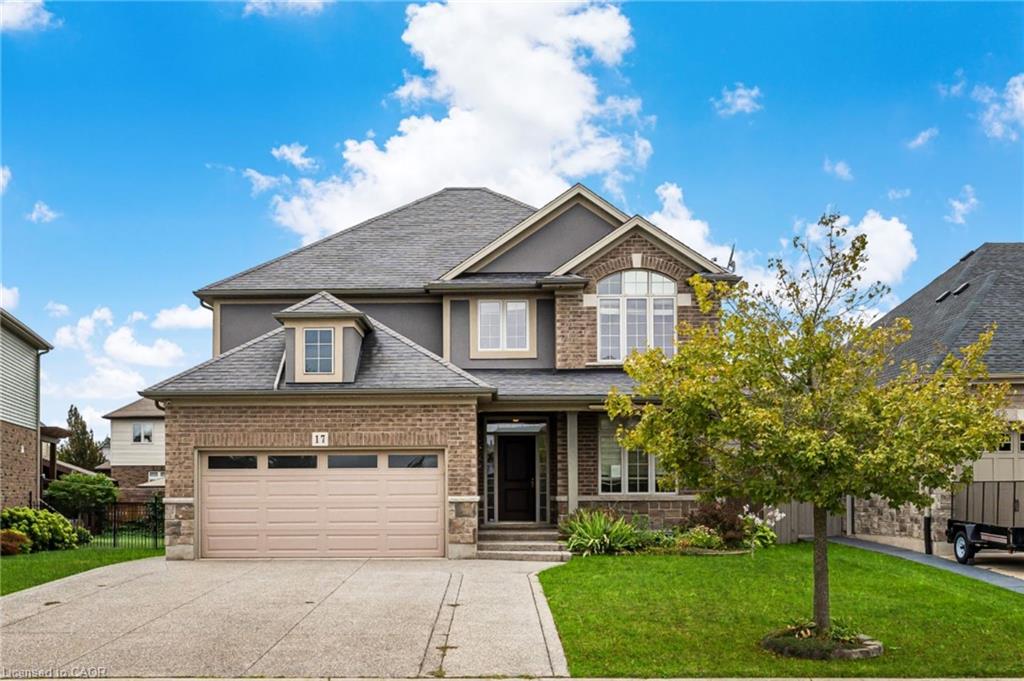 17 Trailwood Dr, Welland, ON L3C 0B6
