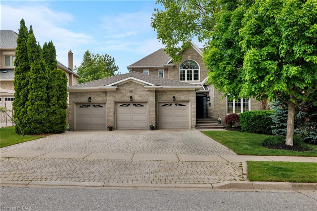 1061 Summit Ridge Dr, Oakville, ON L6M 3K9