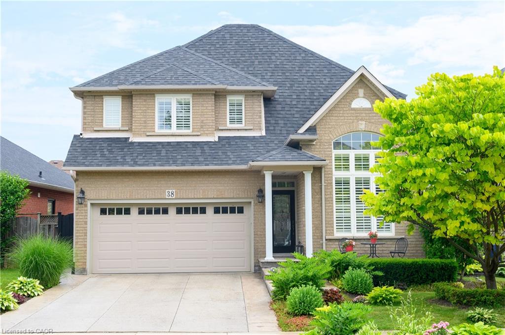 38 Sunbeam Dr, Hamilton, ON L9B 2X9