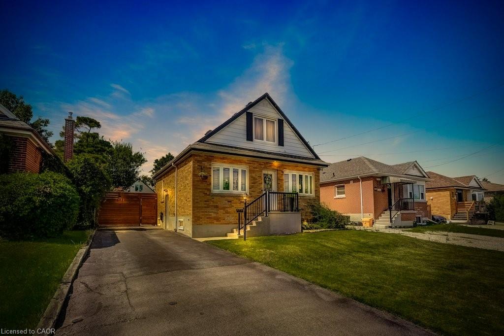 662 Upper Sherman Ave, Hamilton, ON L8V 3M5