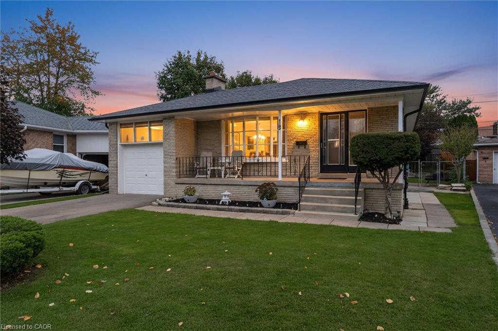 12 Monet Ave, Etobicoke, ON M9C 3N7