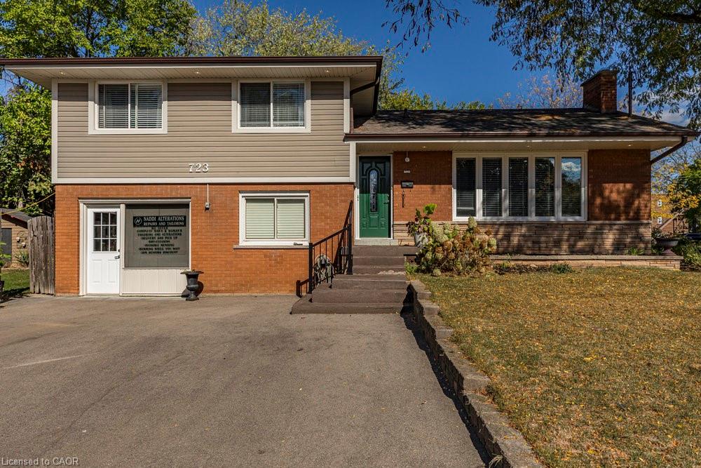 723 Hyde Rd, Burlington, ON L7S 1S6