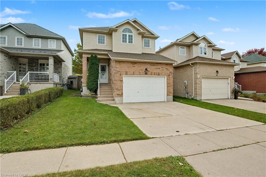 60 Lena Cres, Cambridge, ON N1R 8P4