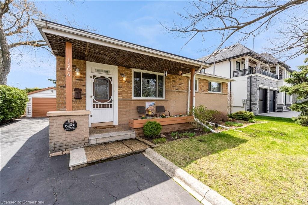 1504 Bridge Rd, Oakville, ON L6L 2E3